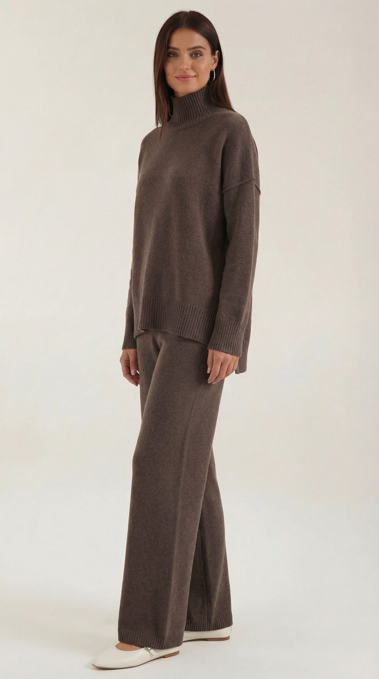 Aurazio Maglione Collo Alto E Pantaloni Per Donna