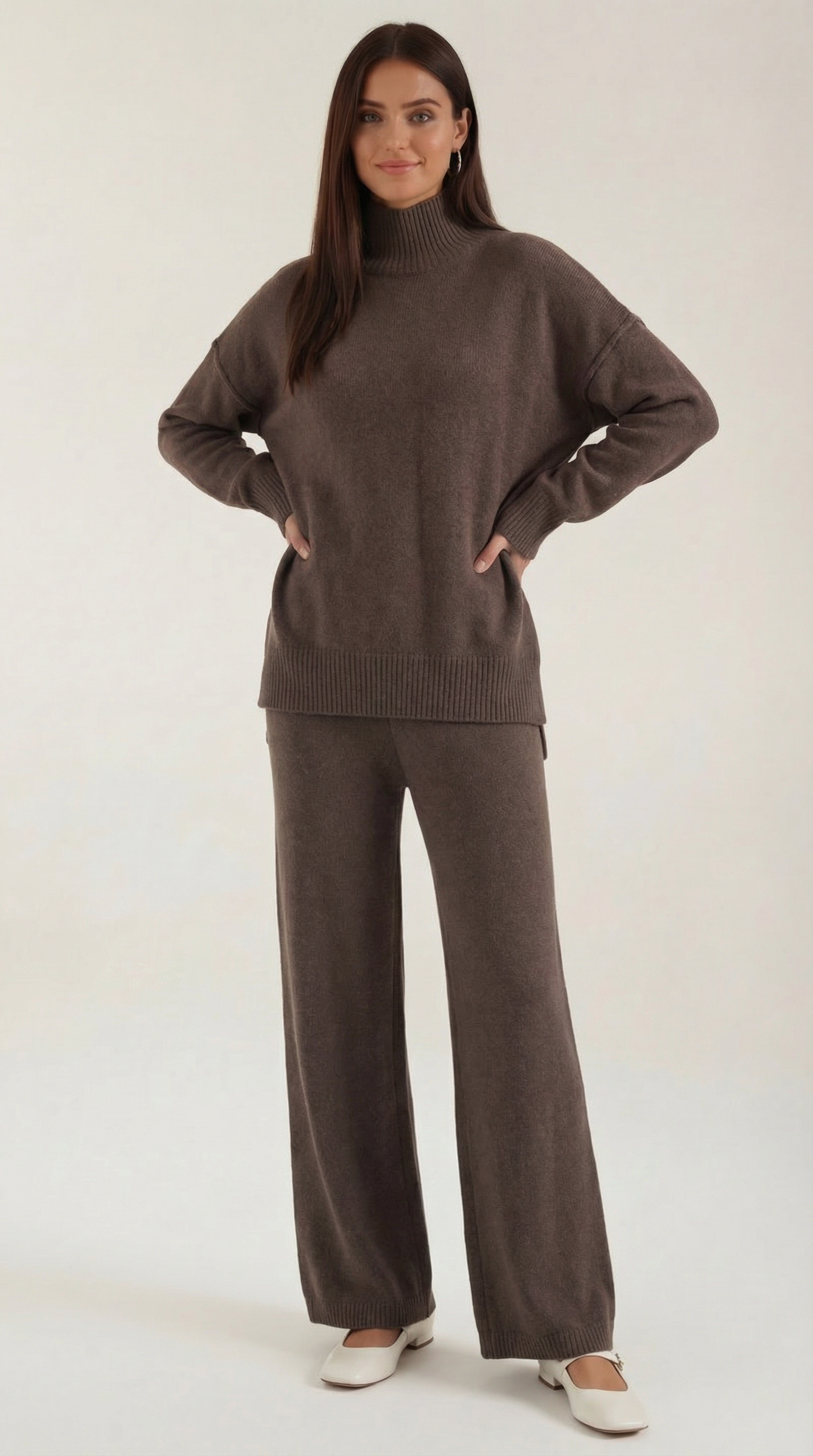 Aurazio Maglione Collo Alto E Pantaloni Per Donna