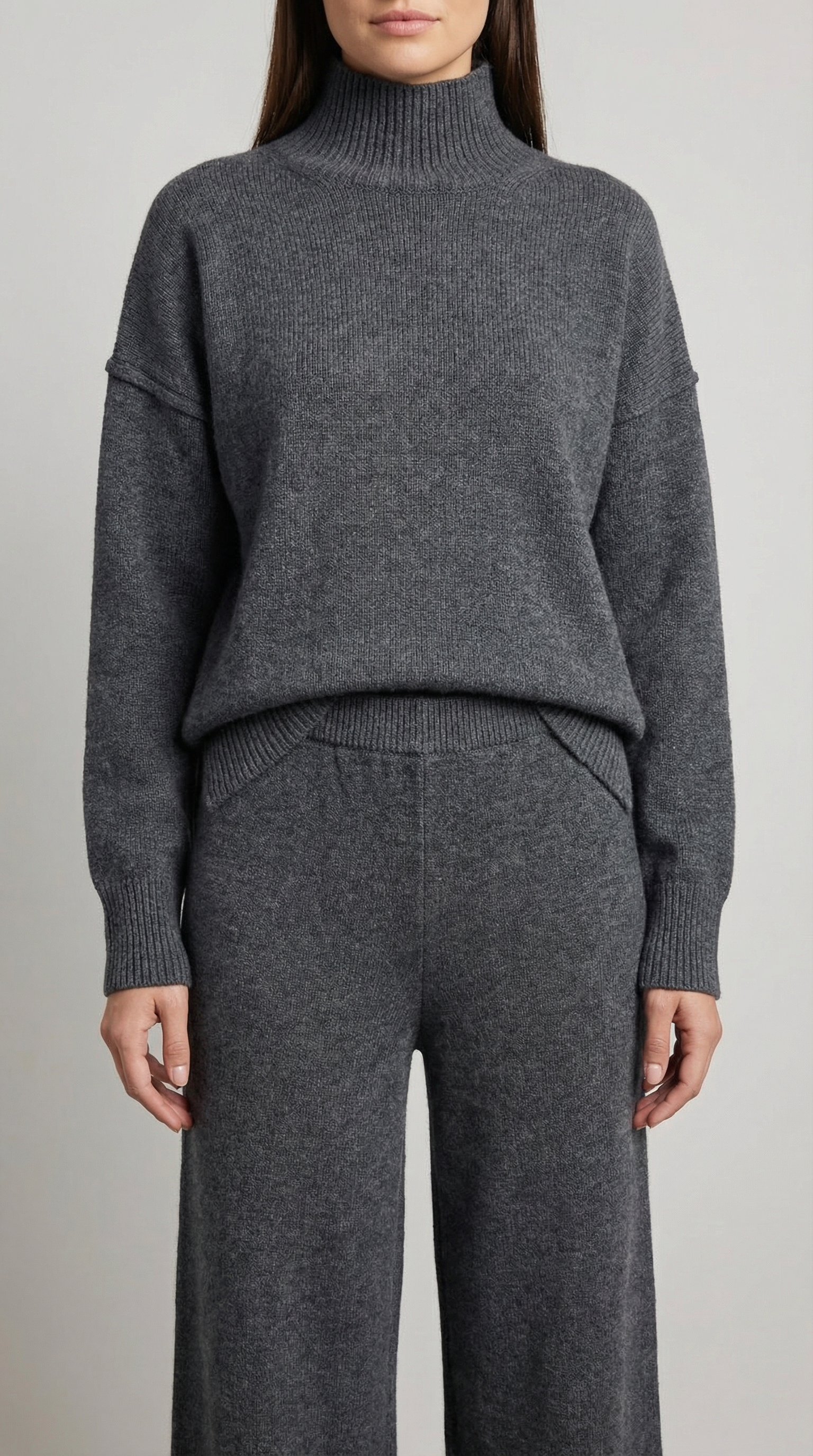 Aurazio Maglione Collo Alto E Pantaloni Per Donna