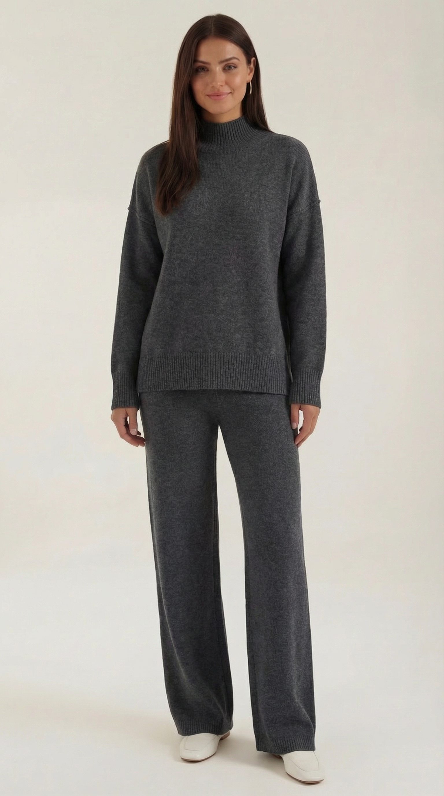 Aurazio Maglione Collo Alto E Pantaloni Per Donna