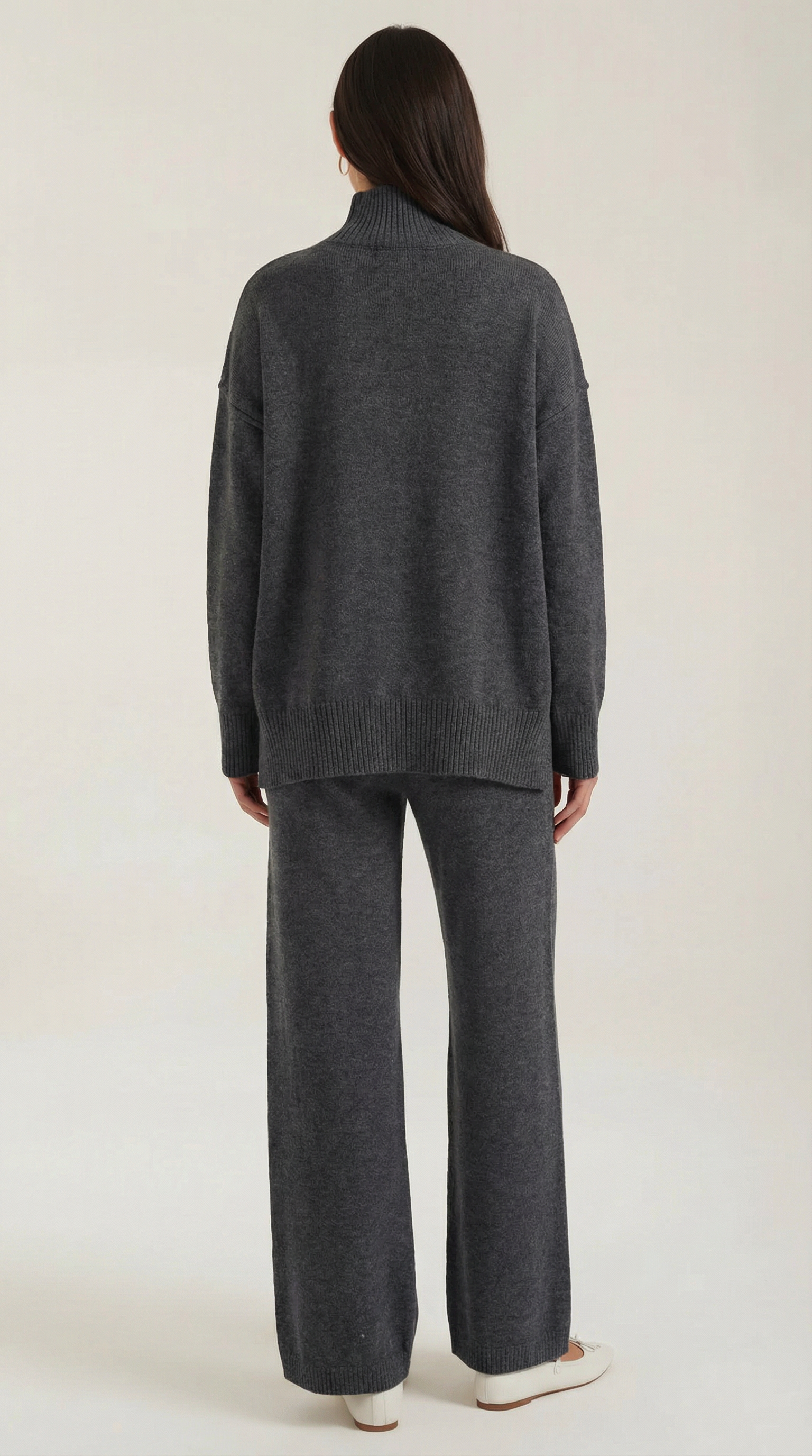Aurazio Maglione Collo Alto E Pantaloni Per Donna