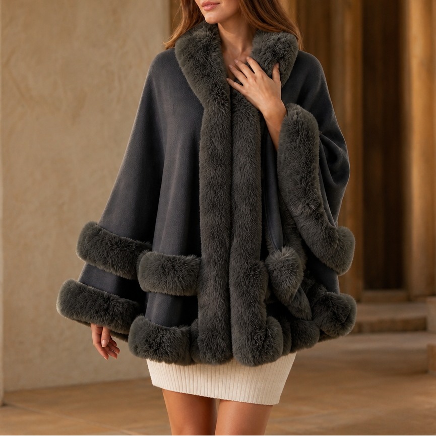 Mantella Donna in Maglia con Cappuccio Bordo Pelliccia Sintetica Lunga