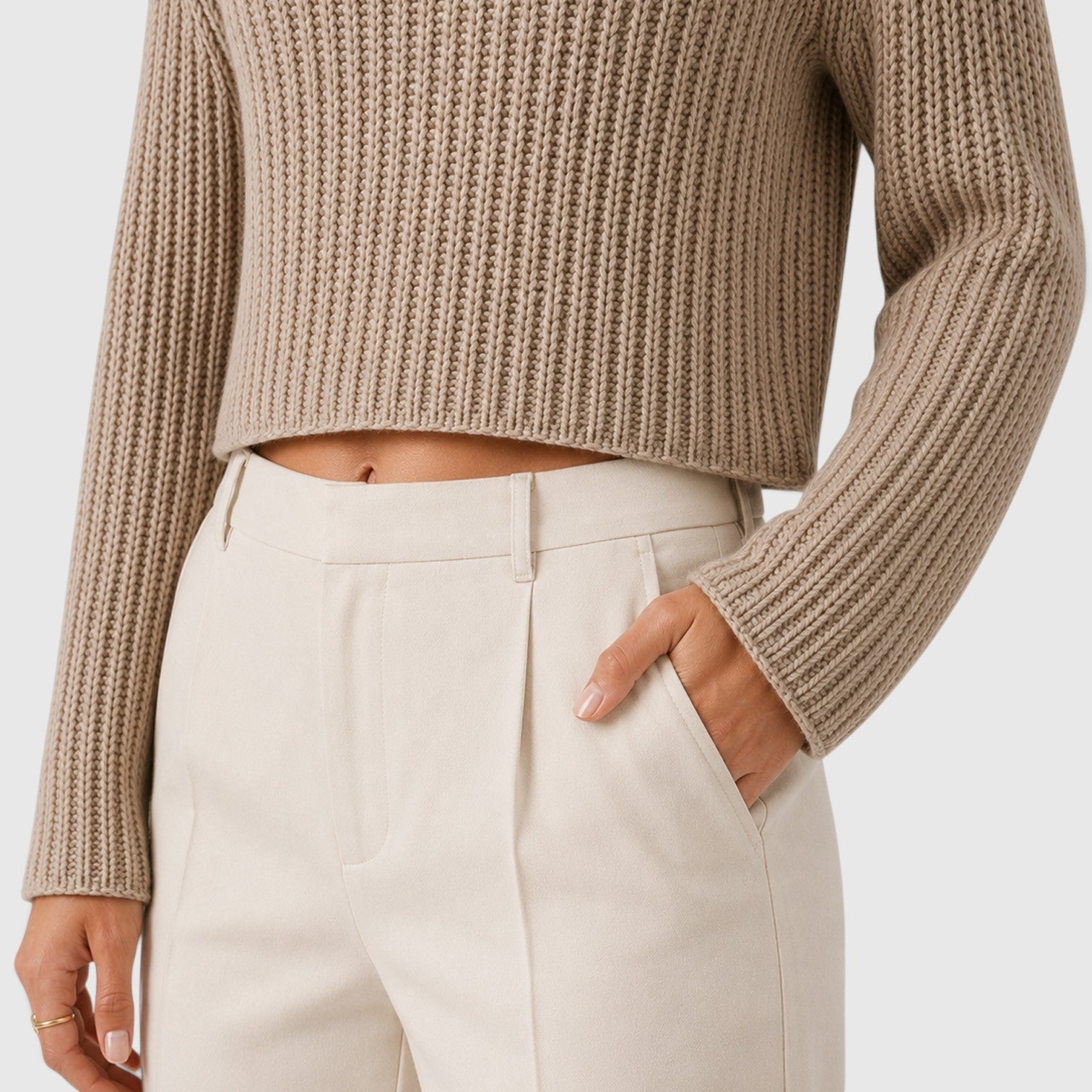 Maglione Donna Corto Mezzo Collo Alto Maniche a Campana