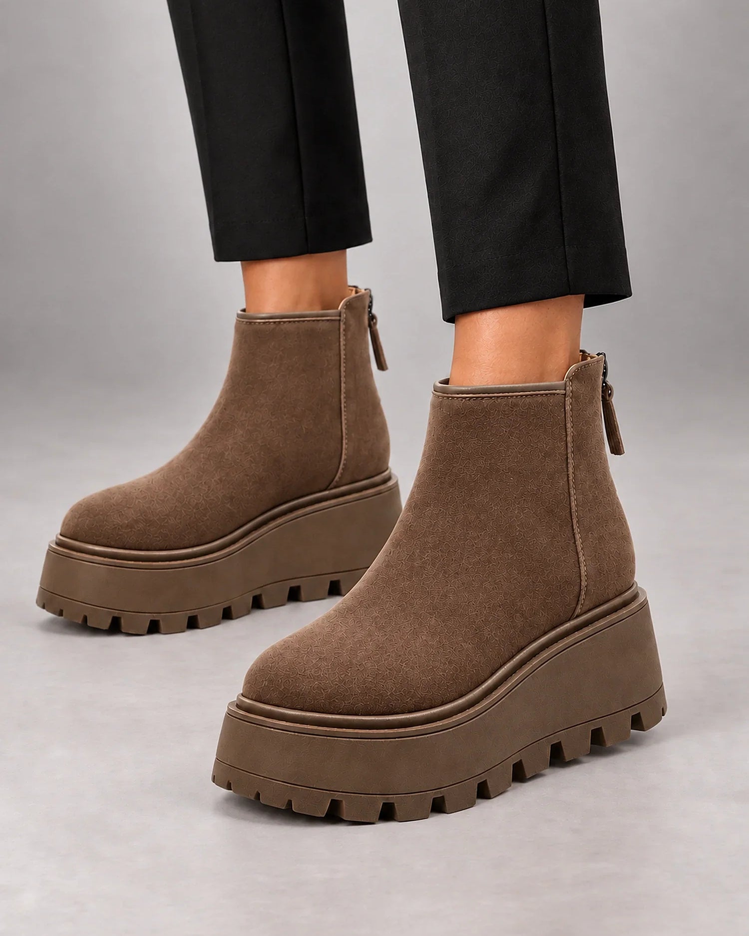 Stivaletti Donna in Camoscio con Platform Zeppa Chunky Tacco Alto