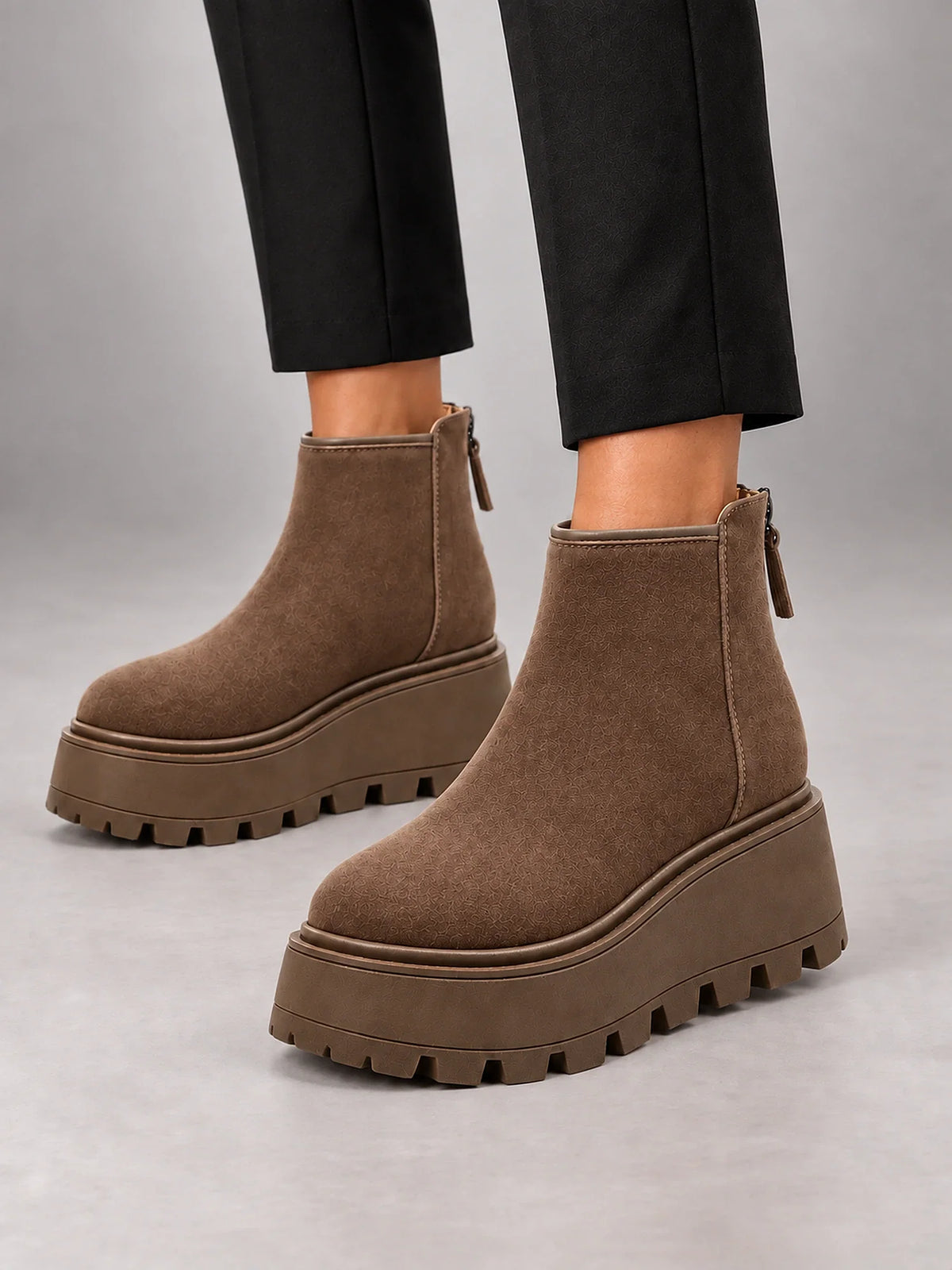 Stivaletti Donna in Camoscio con Platform Zeppa Chunky Tacco Alto
